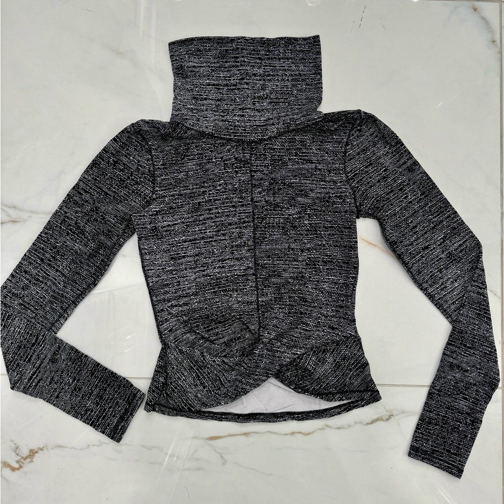 Lululemon Turtleneck Pullover